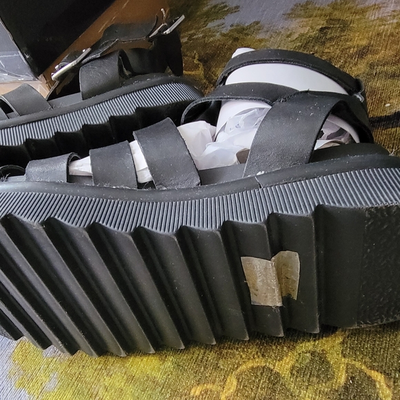 Steve Madden Black Leather Strappy Gladiator Sandals Size 6.5 - Picture 4 of 6